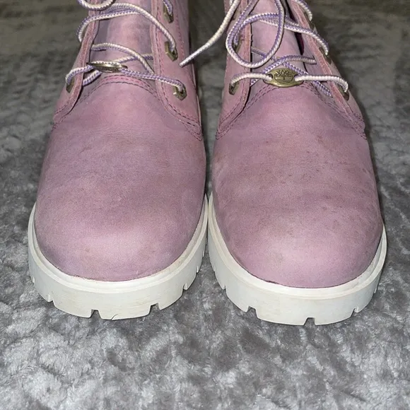 Timberland Nellie Leather Chucka Boots.  Size 8.5 Wide.  Waterproof.  Lug sole.
