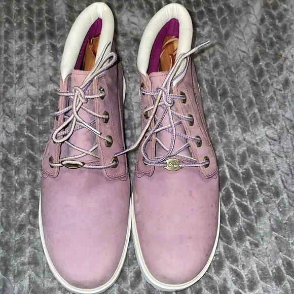 Timberland Nellie Leather Chucka Boots.  Size 8.5 Wide.  Waterproof.  Lug sole.