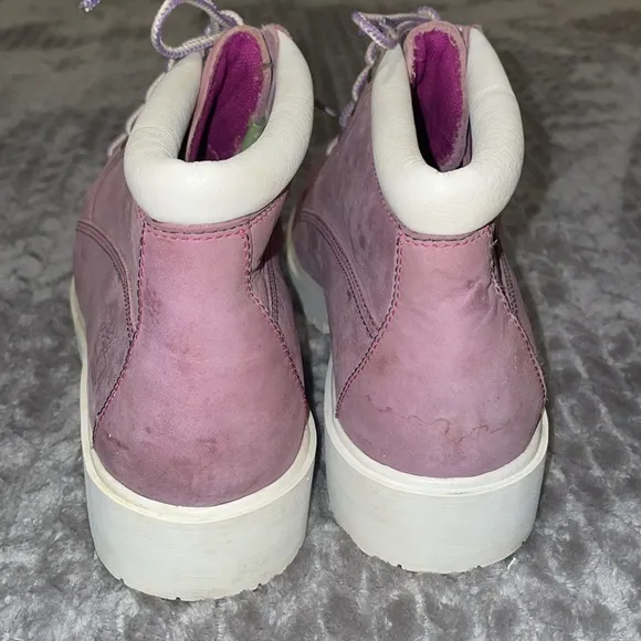 Timberland Nellie Leather Chucka Boots.  Size 8.5 Wide.  Waterproof.  Lug sole.