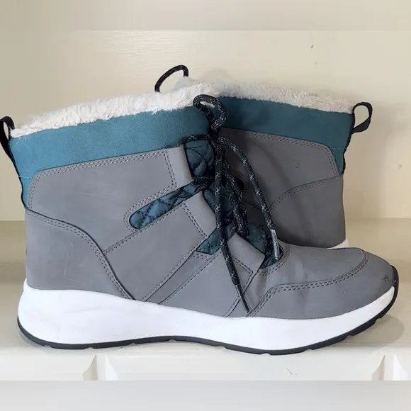 Timberland Women’s Boroughs Project Waterproof Boots Size 10