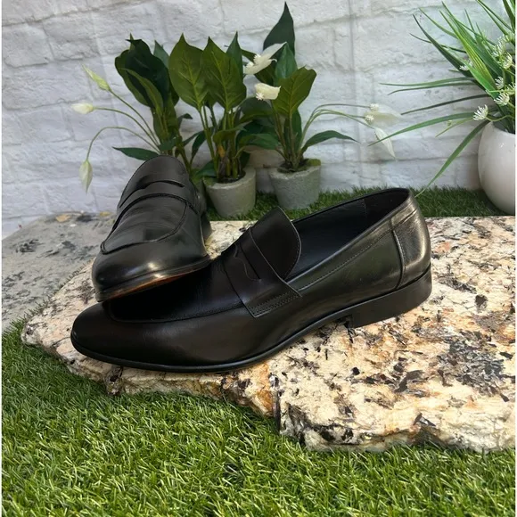 To Boot New York men Nova Penny Loafer black Size 8.5 gently used