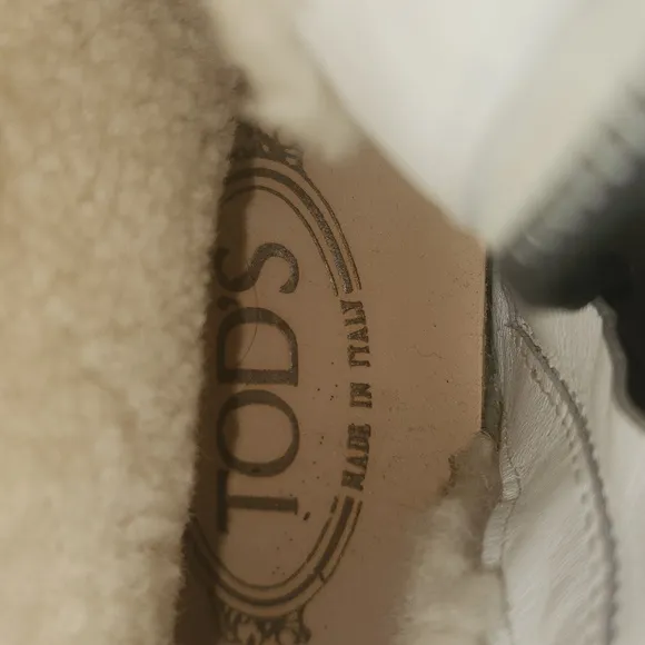 TOD'S FUR BOOTS