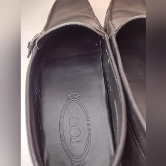 TODS men's black loafers size (9)