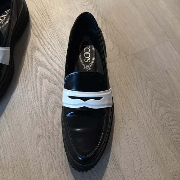 TODS Spazzolato Leather Black Platform White Penny Strap Loafer Italy EU 38 1/2