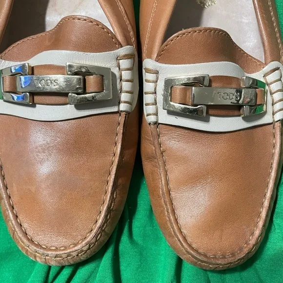 Tods Tan Gommino Loafers Sz 38.5