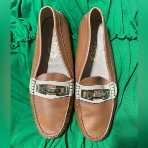 Tods Tan Gommino Loafers Sz 38.5