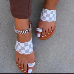 Toe Loop Flats Sandals