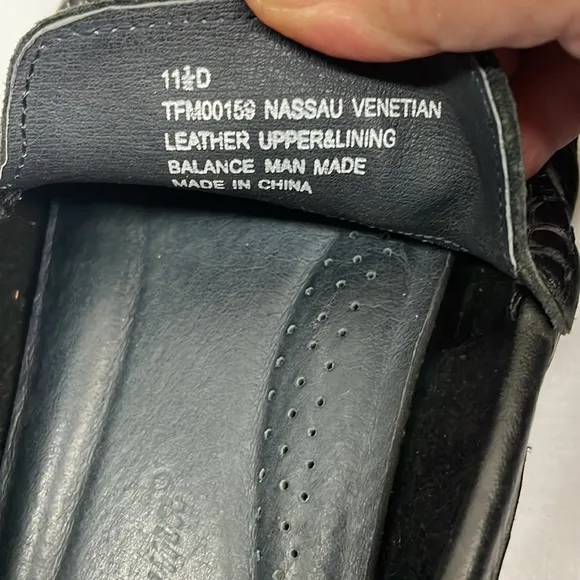 Tommy Bahama Nassau Venetian 11.5 Leather Loafers