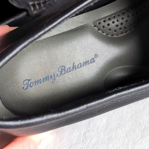 Tommy Bahama “Orion” Pebbled Black Leather Driving Loafers Men's Size 9
