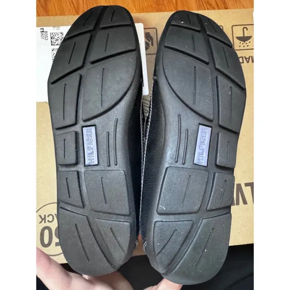 Tommy Hilfiger Men’s Dathan-F Black Leather Loafers - Size 9.5M, New in Box