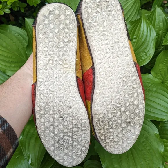 TOMS Disney Hand Painted Customized Slides Shoes The Lion King   Hakuna Matata