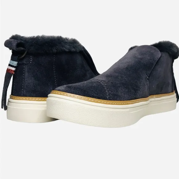 Toms Paxton Faux Fur Lined Gray Suede Slip on Ankle Boots Shoes Women’s Size 6.5