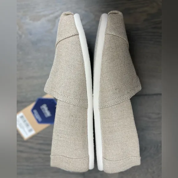 TOMS Seasonal Classic Alpargata woman’s Flats Size 9.5W. New in Box
