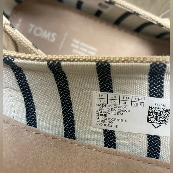 TOMS Seasonal Classic Alpargata woman’s Flats Size 9.5W. New in Box