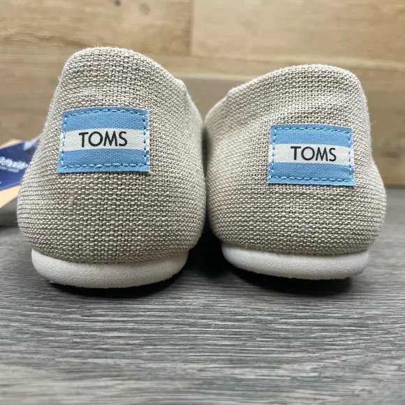 TOMS Seasonal Classic Alpargata woman’s Flats Size 9.5W. New in Box