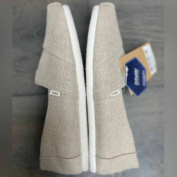 TOMS Seasonal Classic Alpargata woman’s Flats Size 9.5W. New in Box