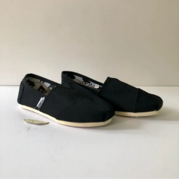 Toms Women's Classic Black Canvas Slip-On Espadrilles Alpargatas NWT
