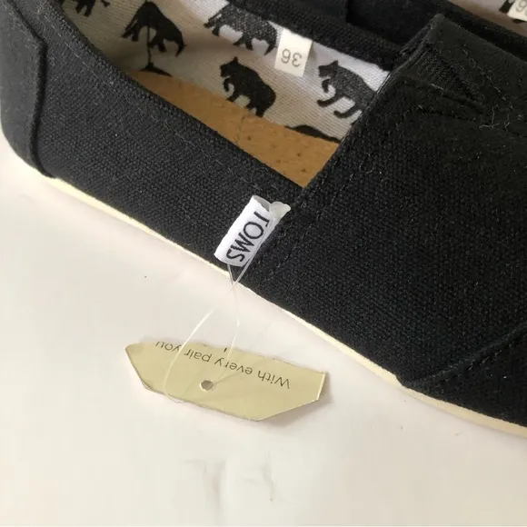 Toms Women's Classic Black Canvas Slip-On Espadrilles Alpargatas NWT