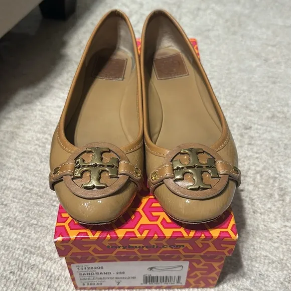 Tory Burch Aden Ballet Flats- Sand patent grained vegan leather Size 7 -Like New