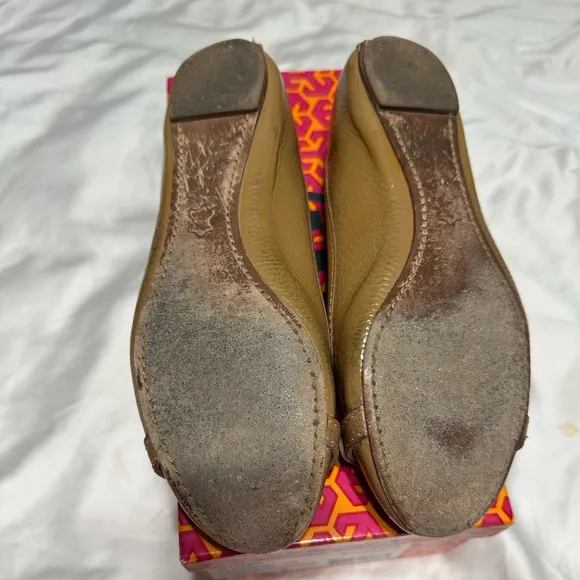 Tory Burch Aden Ballet Flats- Sand patent grained vegan leather Size 7 -Like New