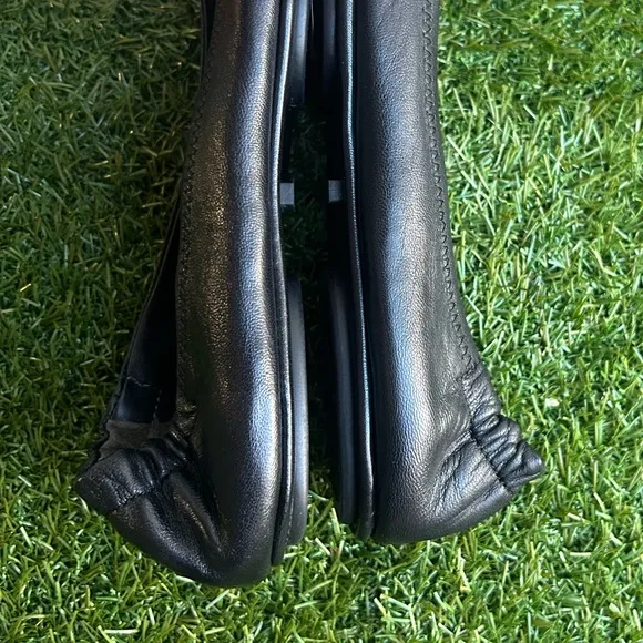 Tory Burch Black Leather Ballet Flats size 7 brand new