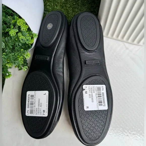 Tory Burch Black Leather Ballet Flats size 7 brand new