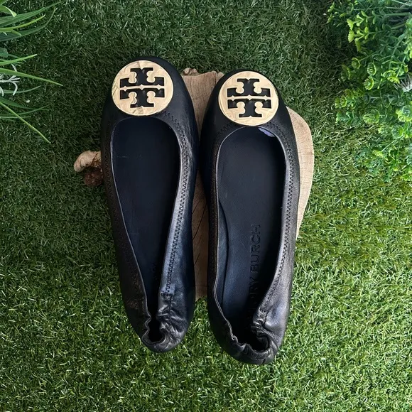 Tory Burch Black Leather Ballet Flats size 7 brand new