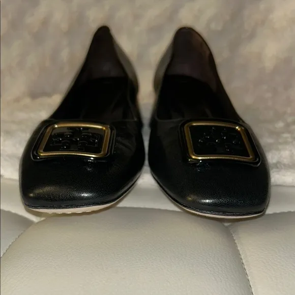 Tory Burch Black Leather Flats with Gold Buckle/ ZIZE 7
