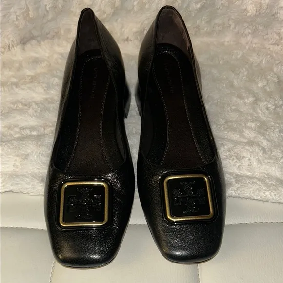 Tory Burch Black Leather Flats with Gold Buckle/ ZIZE 7