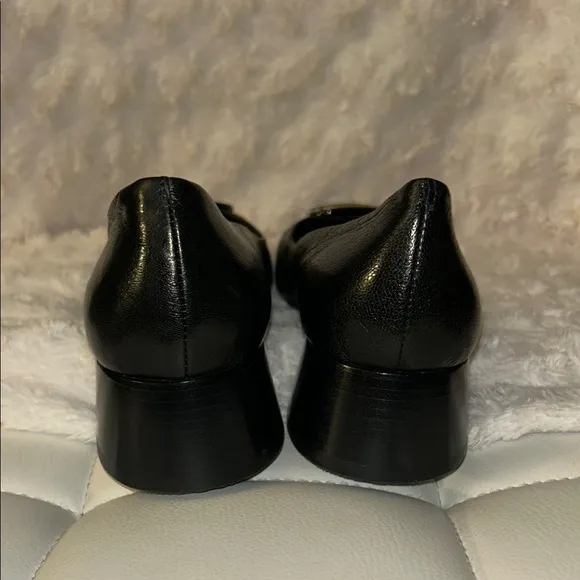 Tory Burch Black Leather Flats with Gold Buckle/ ZIZE 7