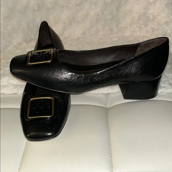 Tory Burch Black Leather Flats with Gold Buckle/ ZIZE 7