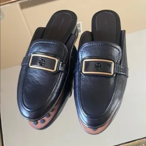 Tory Burch Black Leather Loafers with Gold Hardware