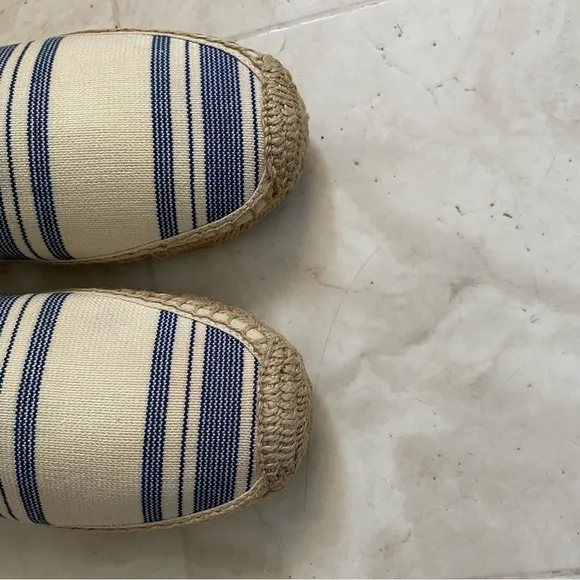 Tory Burch Blue/Cream Stripes Canvas Round Toe Elastic Espadrilles Flats sz 8.5