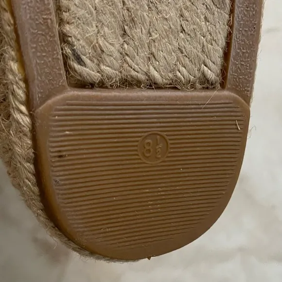 Tory Burch Blue/Cream Stripes Canvas Round Toe Elastic Espadrilles Flats sz 8.5