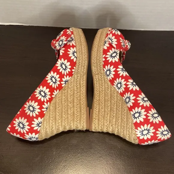 Tory Burch Dory Red Floral Canvas Peep Toe Wedge Espadrilles Size 6