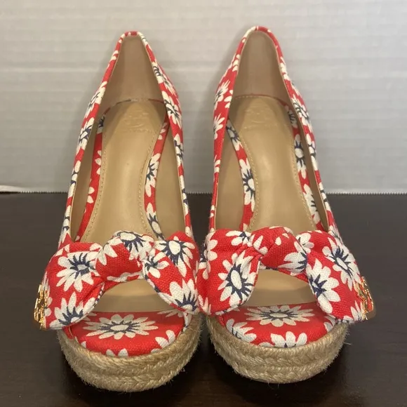 Tory Burch Dory Red Floral Canvas Peep Toe Wedge Espadrilles Size 6