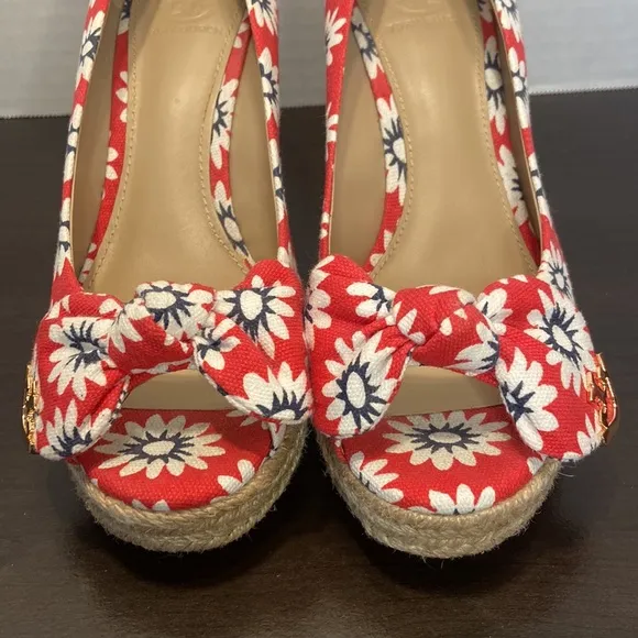 Tory Burch Dory Red Floral Canvas Peep Toe Wedge Espadrilles Size 6