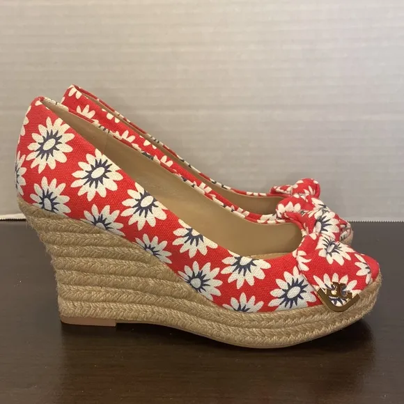 Tory Burch Dory Red Floral Canvas Peep Toe Wedge Espadrilles Size 6