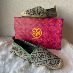 TORY BURCH Green Jacquard 400 Espadrilles Monogram Cap Toe Shoes Slip Ons Sz. 8