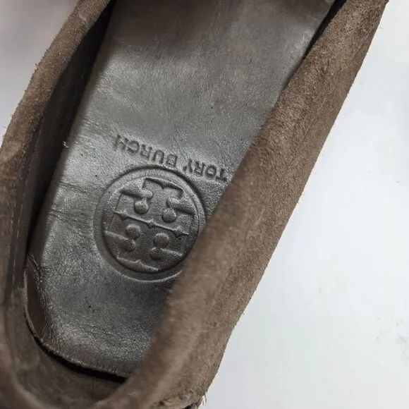 TORY BURCH KENDRICK Drivers Moccasin/Loafer brown Suede leather Gold Logo sz 5.5