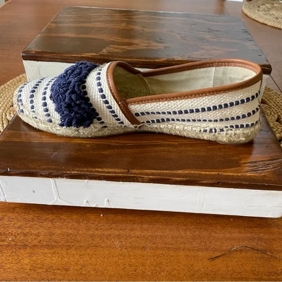 Tory Burch Shaw Fringe Espadrilles Navy and Cream Size 7