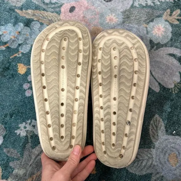 Tory Burch Shower Slides Sandals 5 French Pearl Beige Cream Foam Pool Slip On