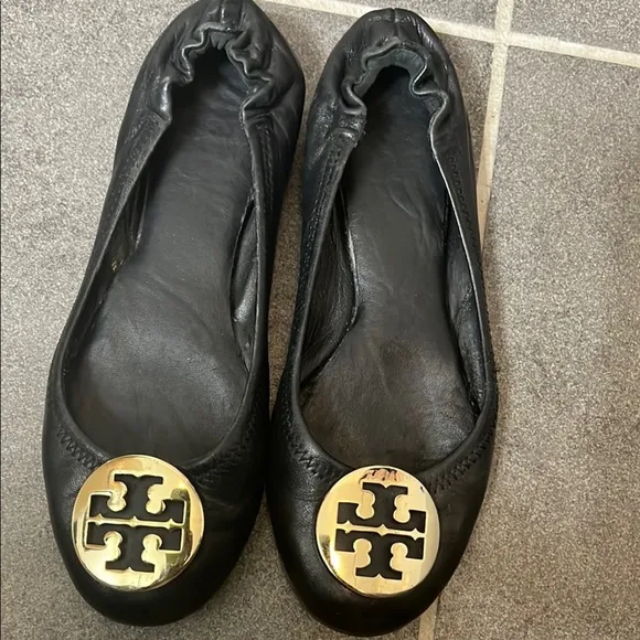 Tory Burch women’s 7 Reva Scrunch Ballet black classic flats