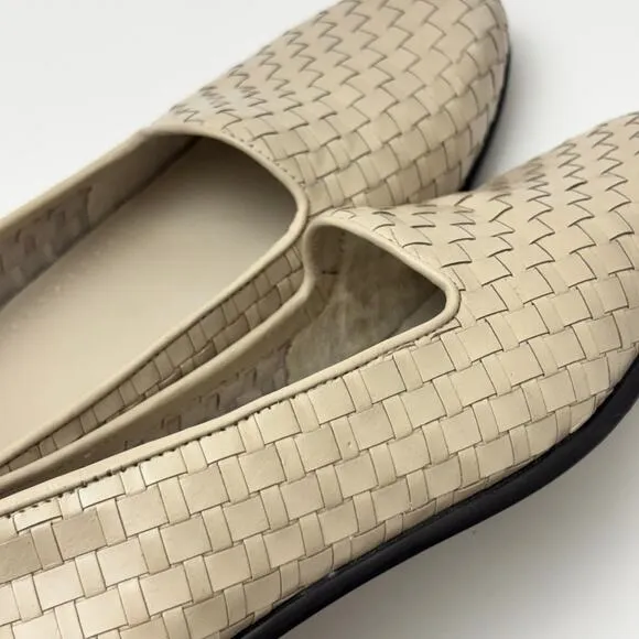 Trotters Bone Cream Woven Slip On Flat Loafers Women's Size 10.5