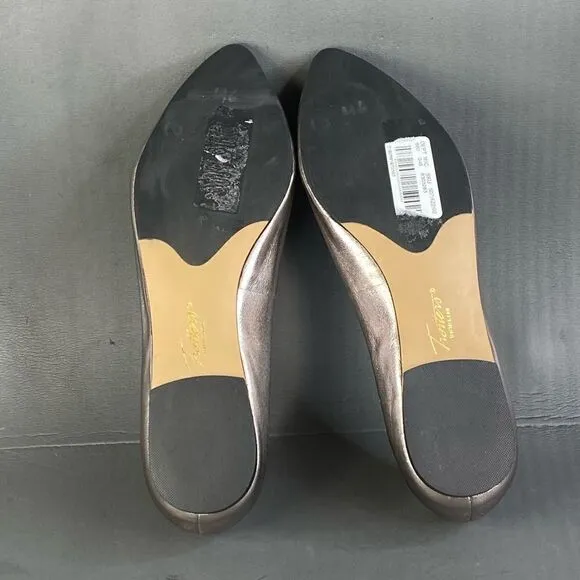 Trotters Estee (Pewter Metallic) Women's Slip-on comfort flats womens size 9.5