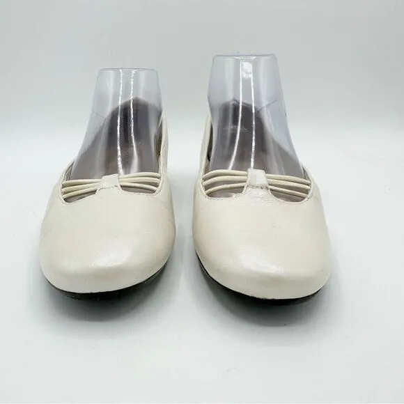 Trotters Womens Pearlized Ivory Leather Slip On Dress Shoe Flats Almond Toe 7 W