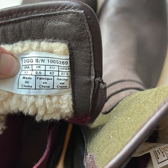 UGG 1005269 Simmens Wool Lined Boots Size 11