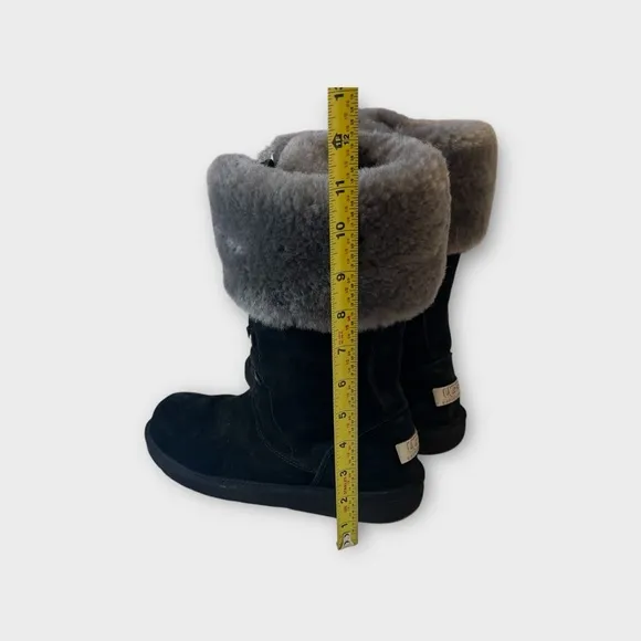 UGG 1892 Montclair Black Lace Up Boots With Fur Trim SZ 8