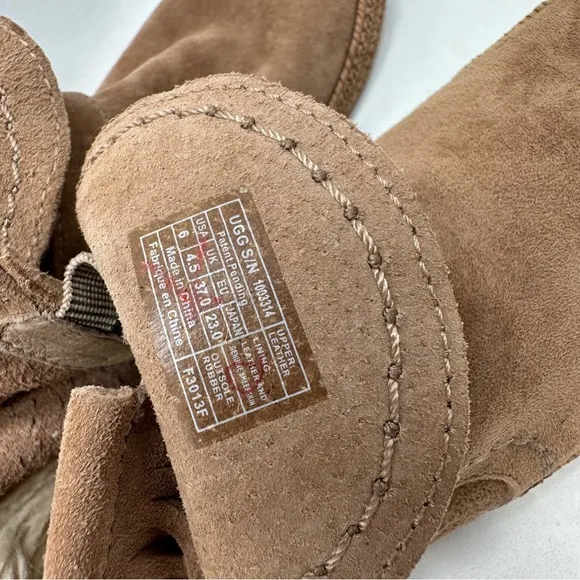 UGG Amely slip on moccasin loafers suede leather fringe tan size 6