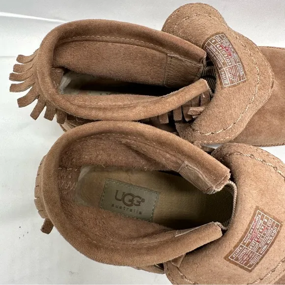 UGG Amely slip on moccasin loafers suede leather fringe tan size 6